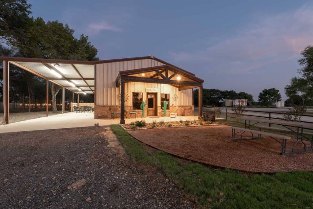 Desert Hills Barndominium Rentals Caldwell Texas