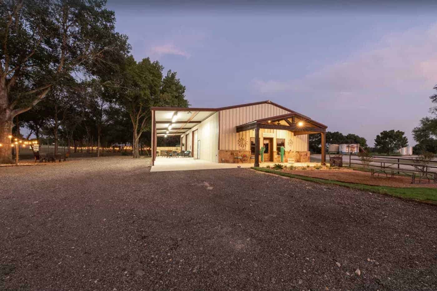 Desert Hills Barndominium Rentals Caldwell Texas