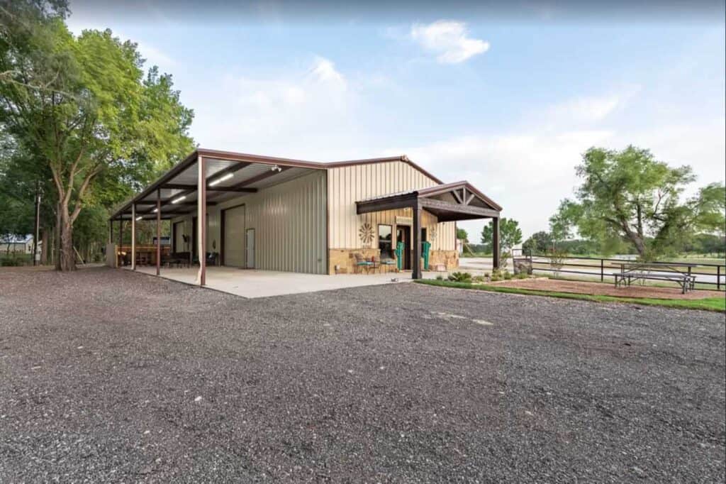 Desert Hills Barndominium Rentals Caldwell Texas