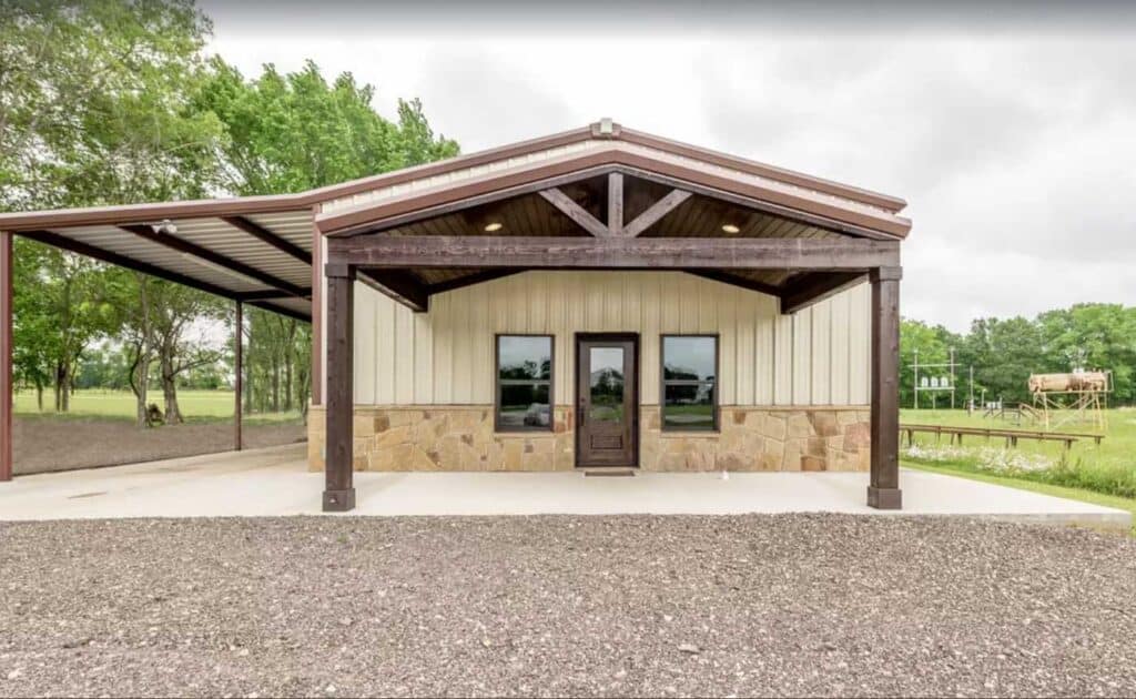 Desert Hills Barndominium Rentals Caldwell Texas